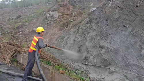 京珠高速韶關(guān)段公路邊坡復(fù)綠工程